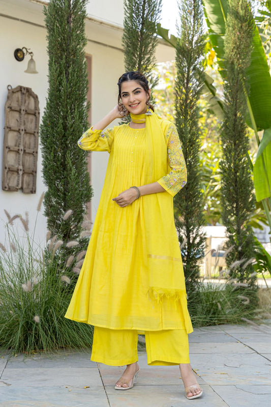 LEMON EMBRELED DRESS