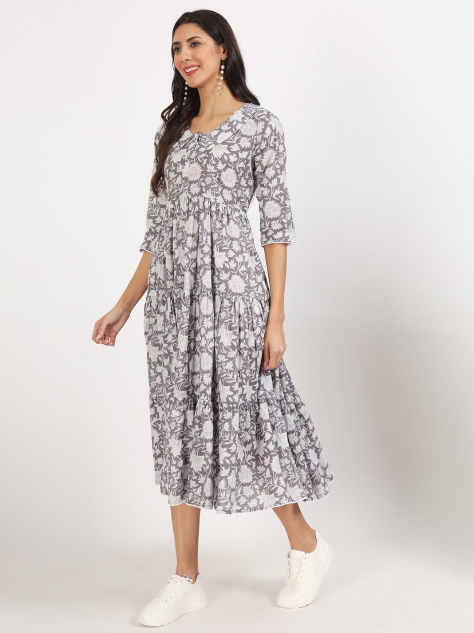 Elegant Grey Blossom A-Line Dress